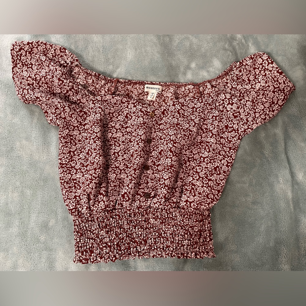 Flower crop top. Scrunched bottom.